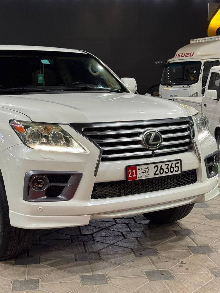 2013 Lexus LX thumbnail 4