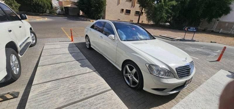 2009 Mercedes-Benz S-Class thumbnail 3