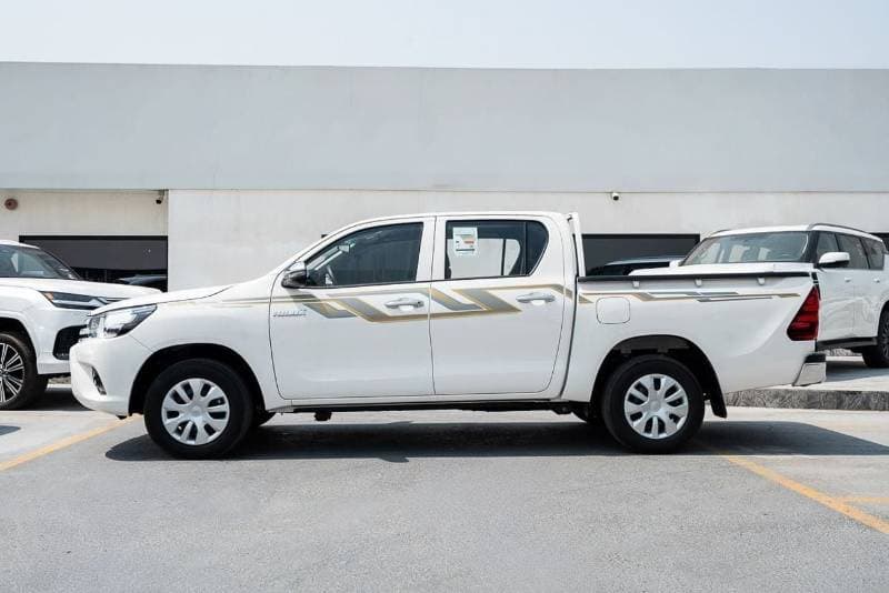 2026 Toyota Hilux GLX thumbnail 6