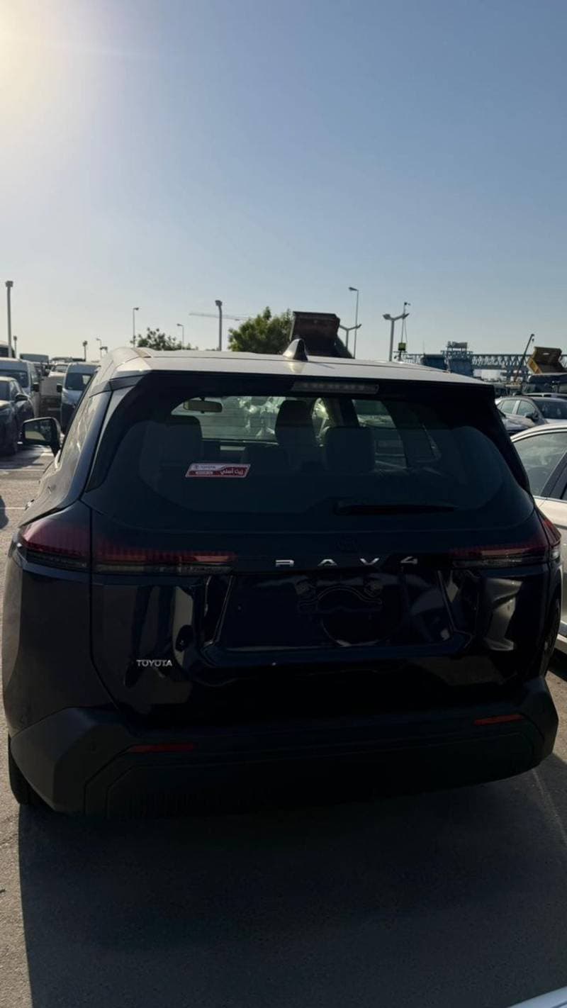 2026 Toyota RAV4 XLE thumbnail 8