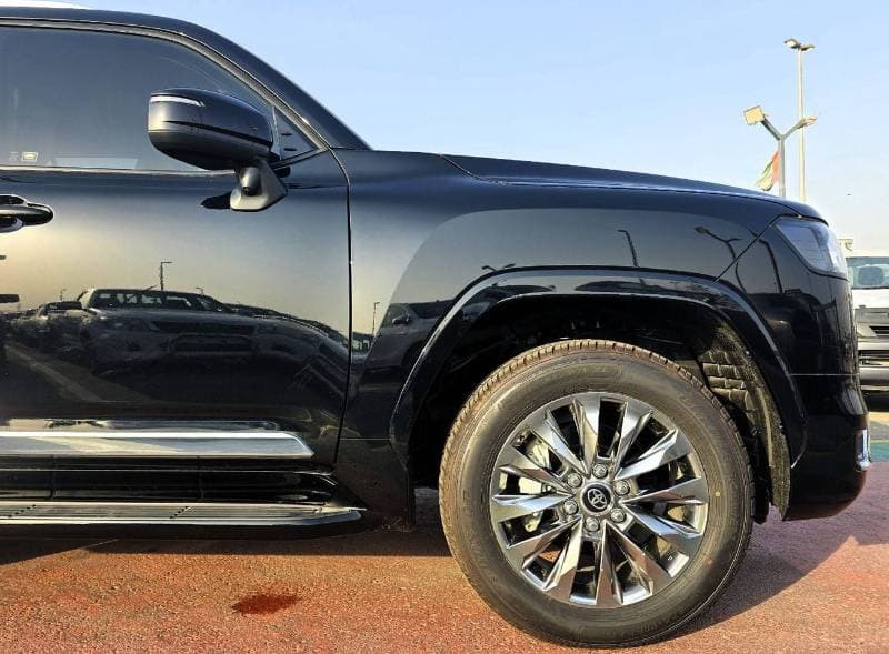 2026 Toyota Land Cruiser GXR thumbnail 3