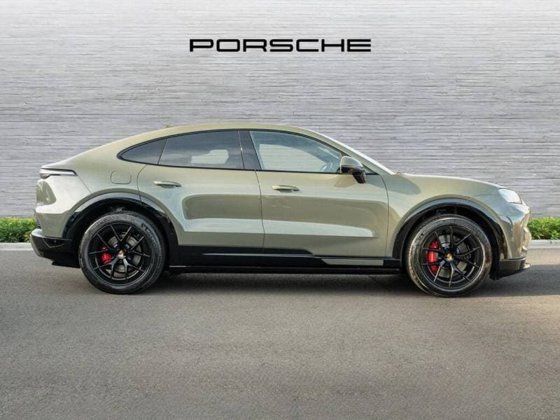 2026 Porsche Cayenne S thumbnail 2