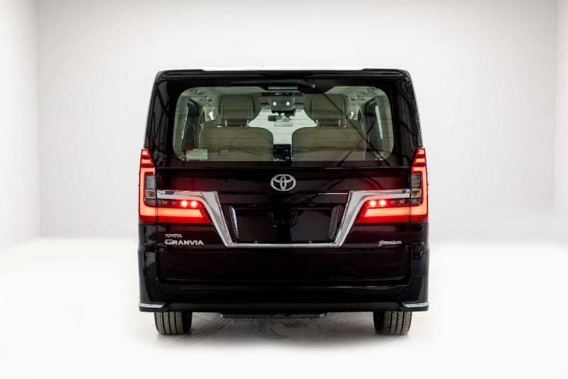 2026 Toyota Granvia PREMIUM thumbnail 6