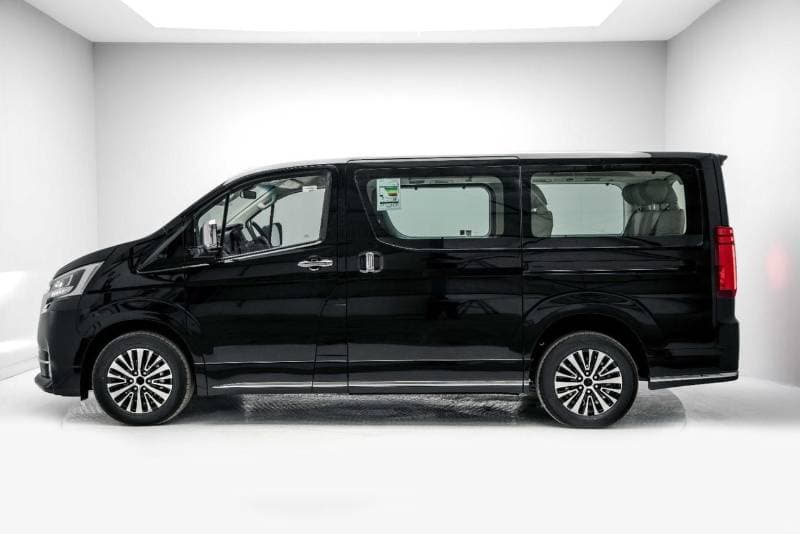 2026 Toyota Granvia PREMIUM thumbnail 4