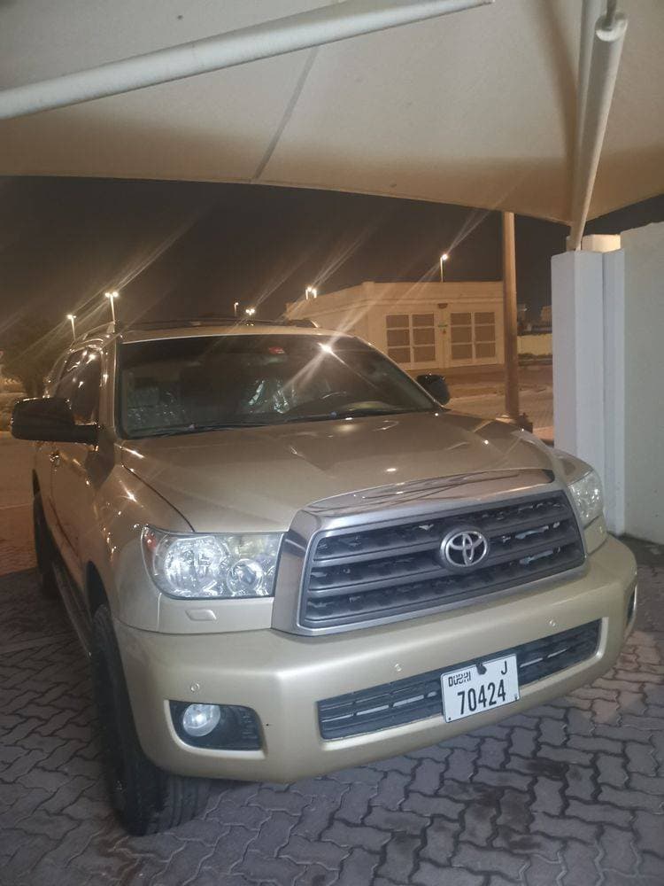 2013 Toyota Sequoia thumbnail 5
