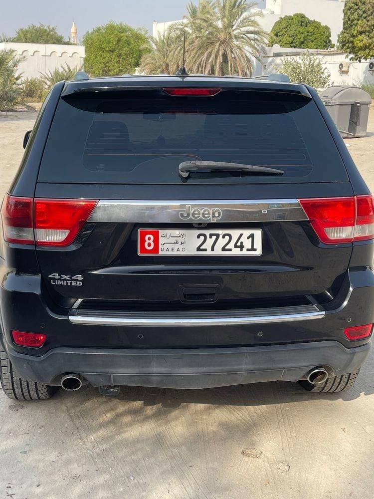 2012 Jeep Grand Cherokee thumbnail 5