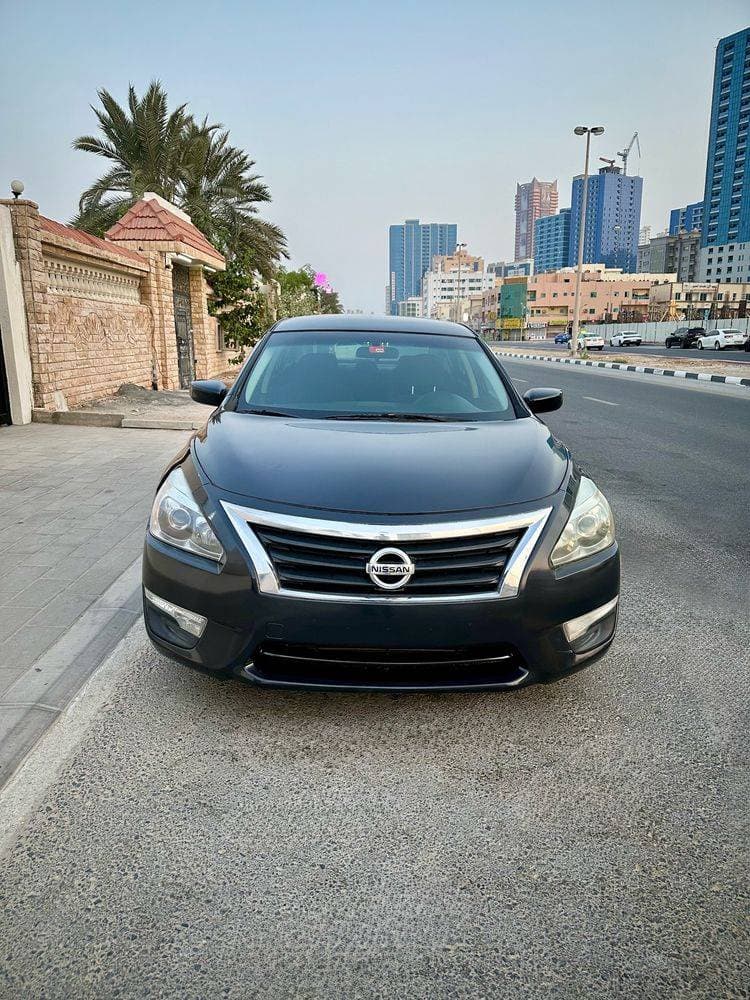 2015 Nissan Altima thumbnail 2