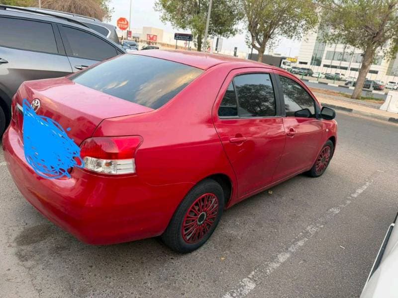 2008 Toyota Yaris Sedan thumbnail 2