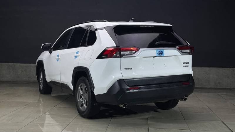 2023 Toyota Rav4 thumbnail 2