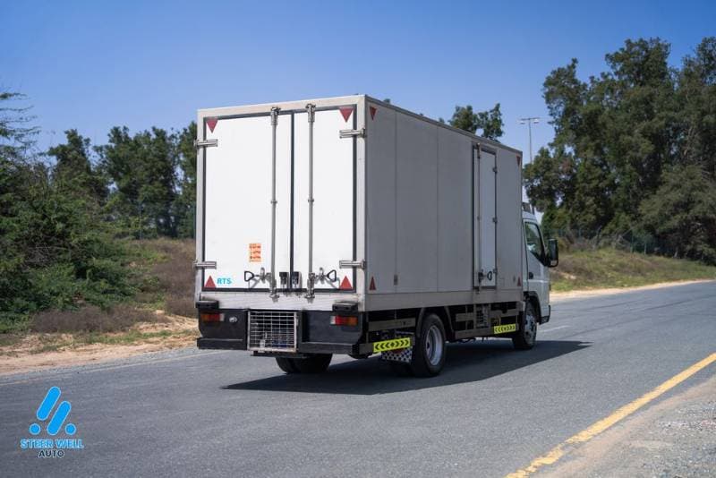 2021 Mitsubishi Canter thumbnail 2