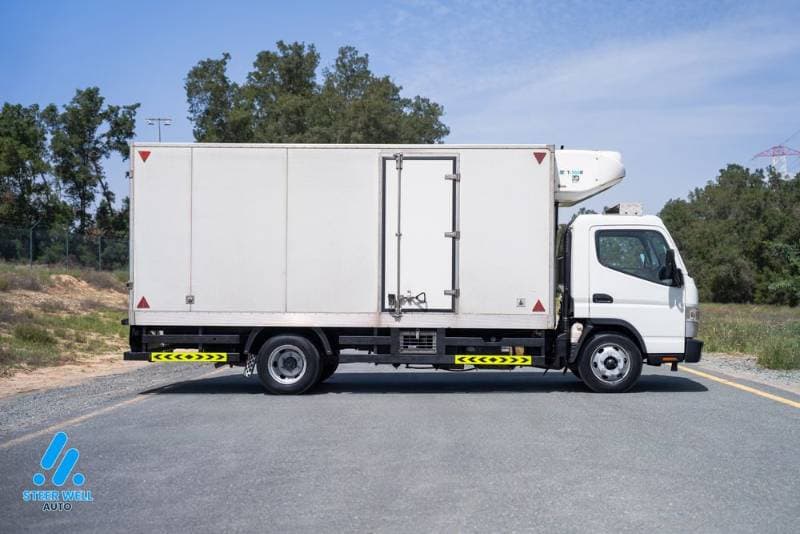 2021 Mitsubishi Canter thumbnail 3
