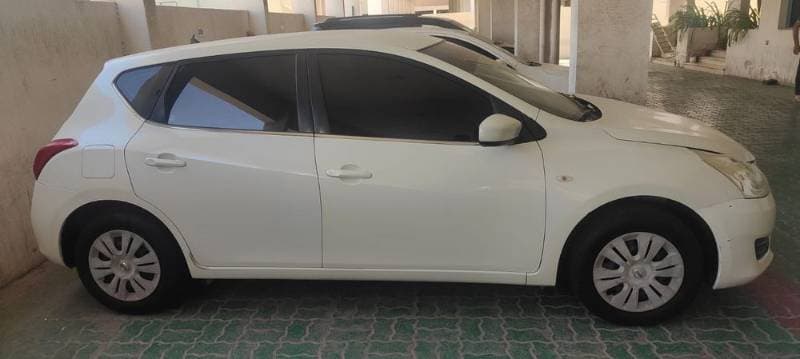 2016 Nissan Tiida thumbnail 3