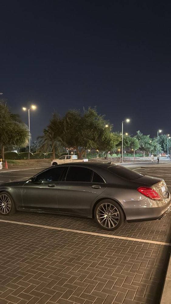 2017 Mercedes-Benz S-Class thumbnail 3