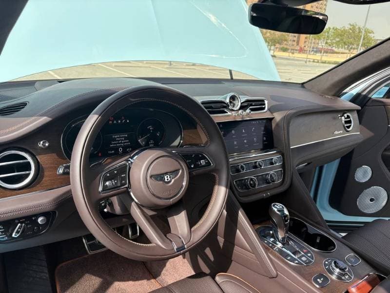 2023 Bentley Bentayga thumbnail 5