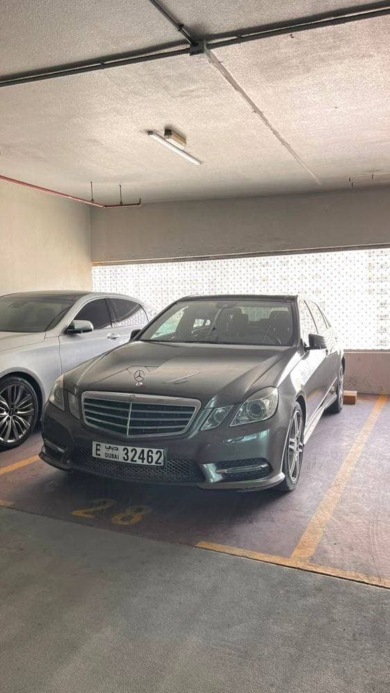 2013 Mercedes-Benz E-Class Saloon thumbnail 3