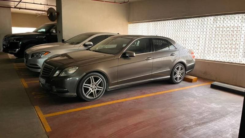 2013 Mercedes-Benz E-Class Saloon thumbnail 4
