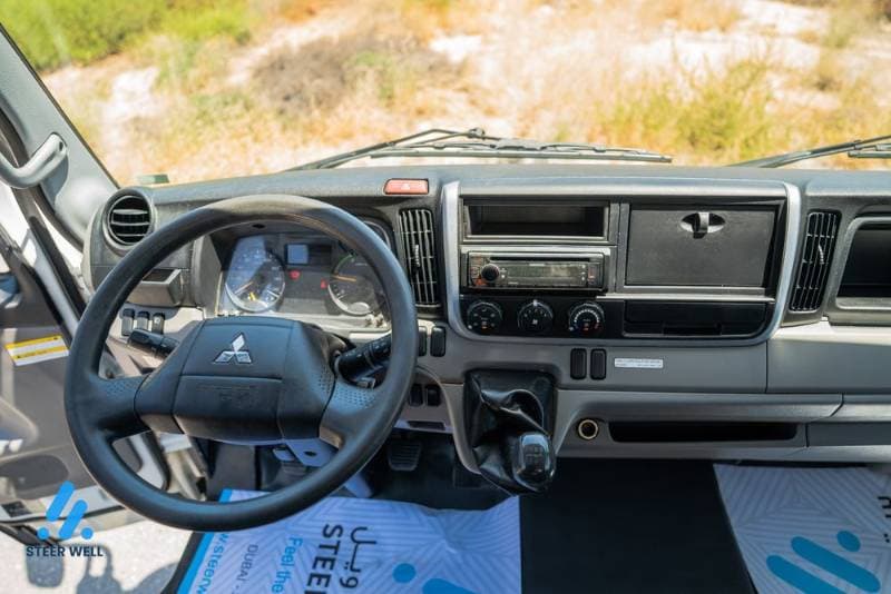 2021 Mitsubishi Canter thumbnail 4