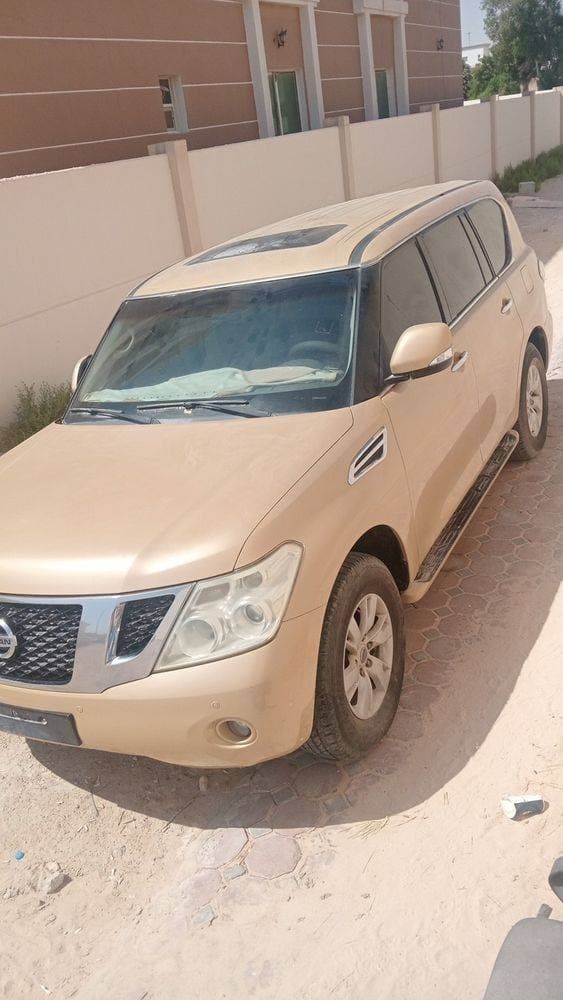 2012 Nissan Patrol thumbnail 2