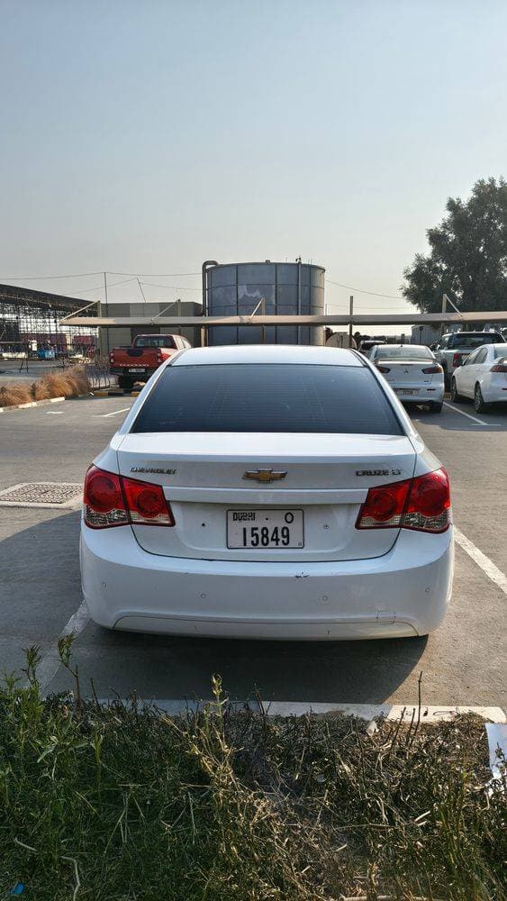 2012 Chevrolet Cruze thumbnail 2
