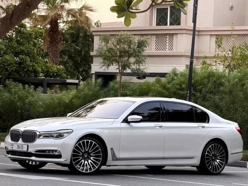 2016 BMW 7 Series thumbnail 3