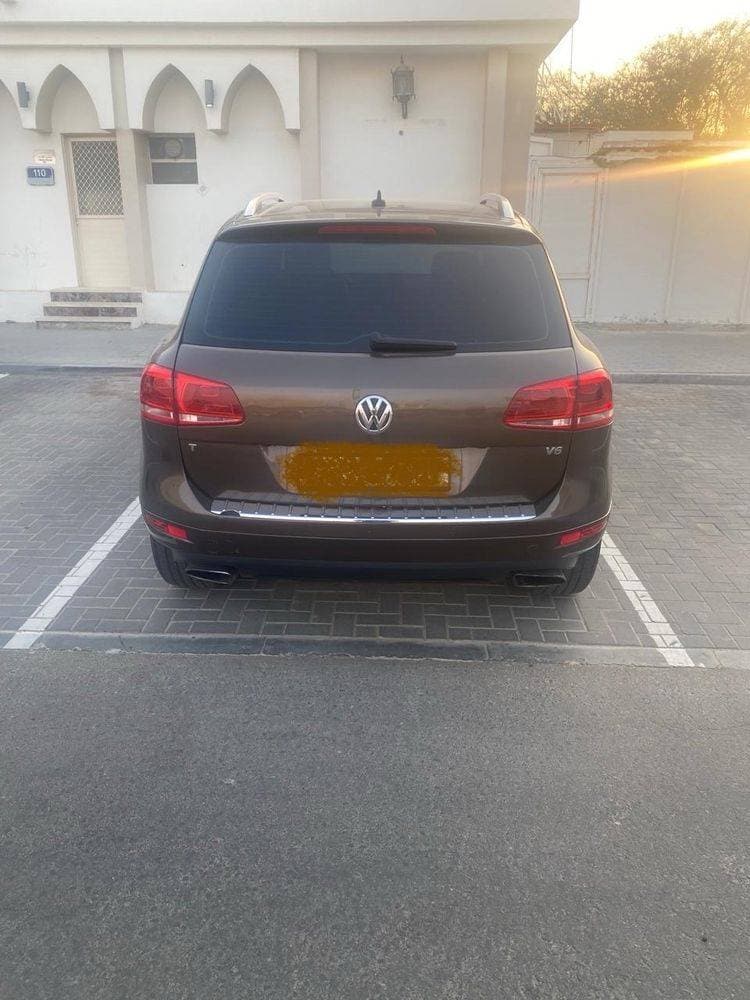 2011 Volkswagen Touareg thumbnail 3