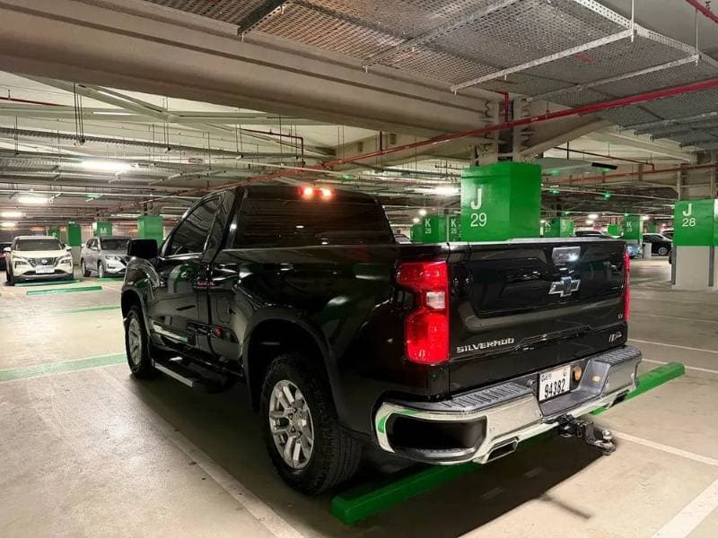 2025 Chevrolet Silverado thumbnail 3