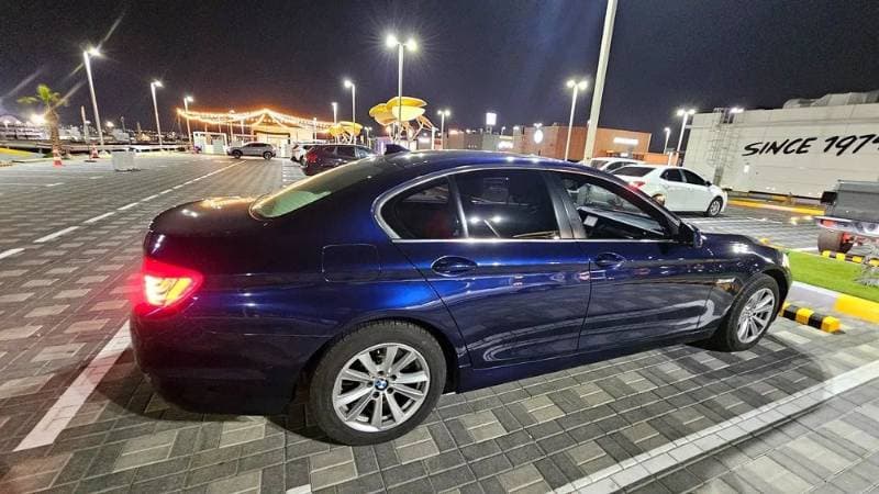 2013 BMW 5 Series Sedan thumbnail 2
