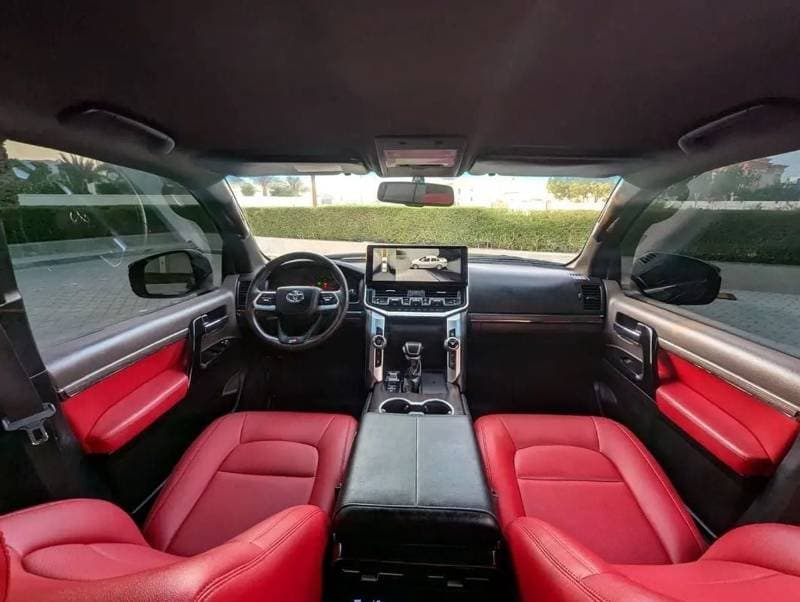 2016 Toyota Land Cruiser GXR thumbnail 4