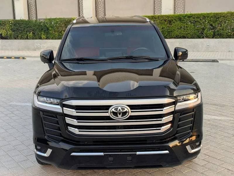 2016 Toyota Land Cruiser GXR thumbnail 3