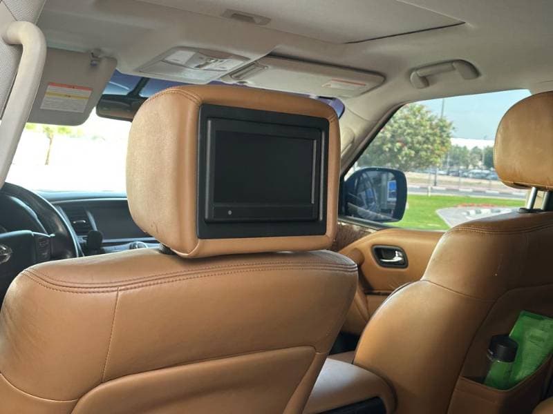 2017 Nissan Patrol thumbnail 3