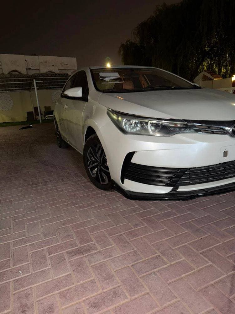 2019 Toyota Corolla thumbnail 2