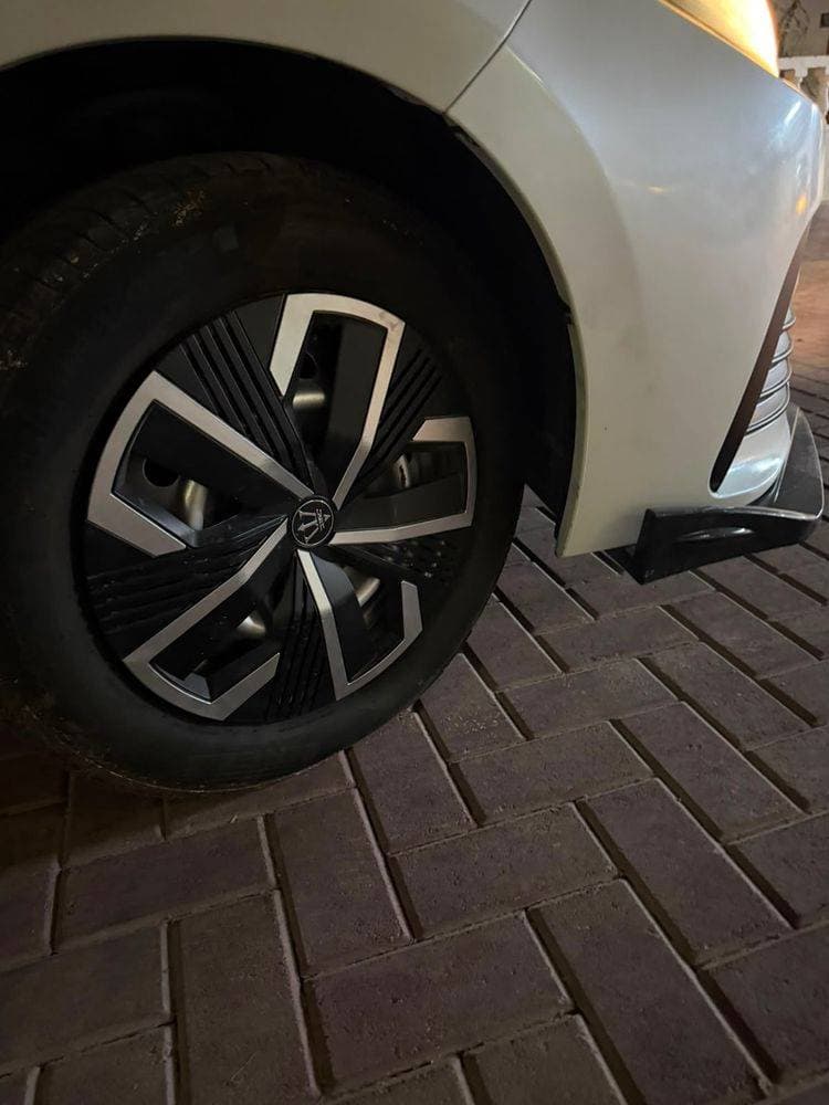 2019 Toyota Corolla thumbnail 4