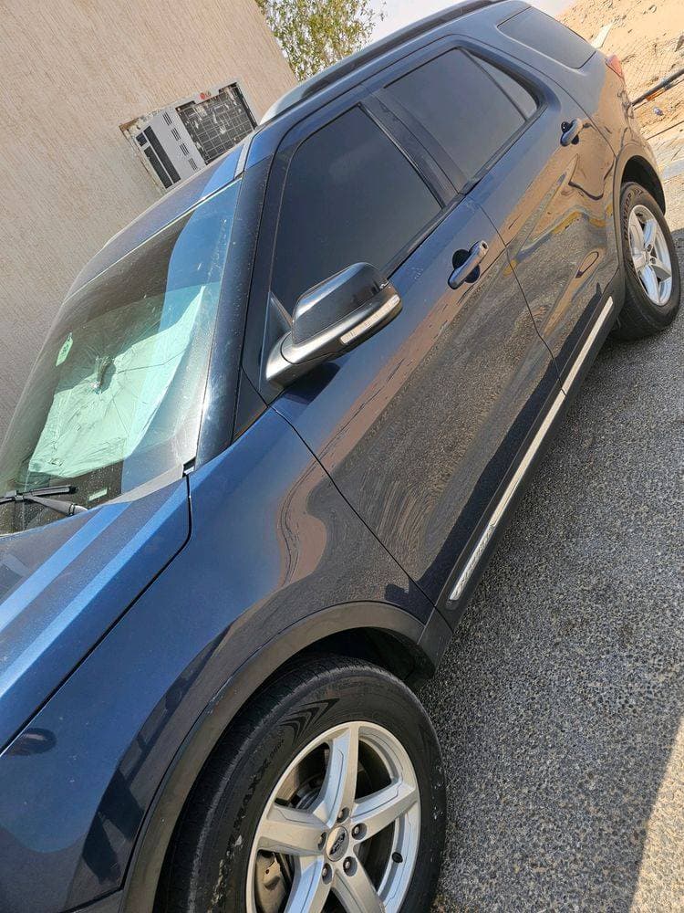 2016 Ford Explorer thumbnail 2