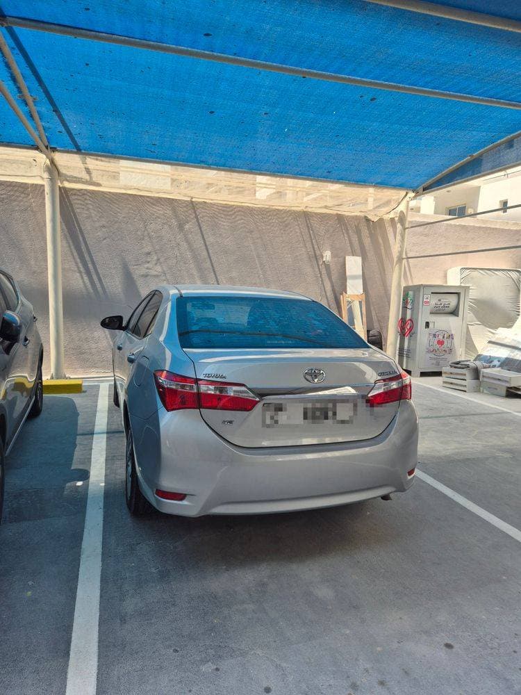 2016 Toyota Corolla thumbnail 2