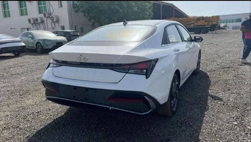 2025 Hyundai Elantra GLS SMART thumbnail 8