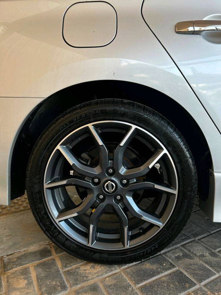 2017 Nissan Sentra thumbnail 2