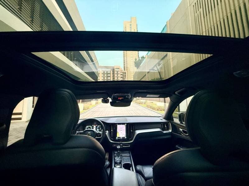 2021 Volvo XC60 thumbnail 3