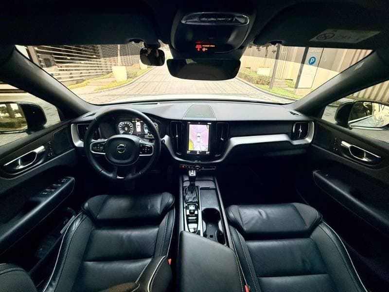 2021 Volvo XC60 thumbnail 5