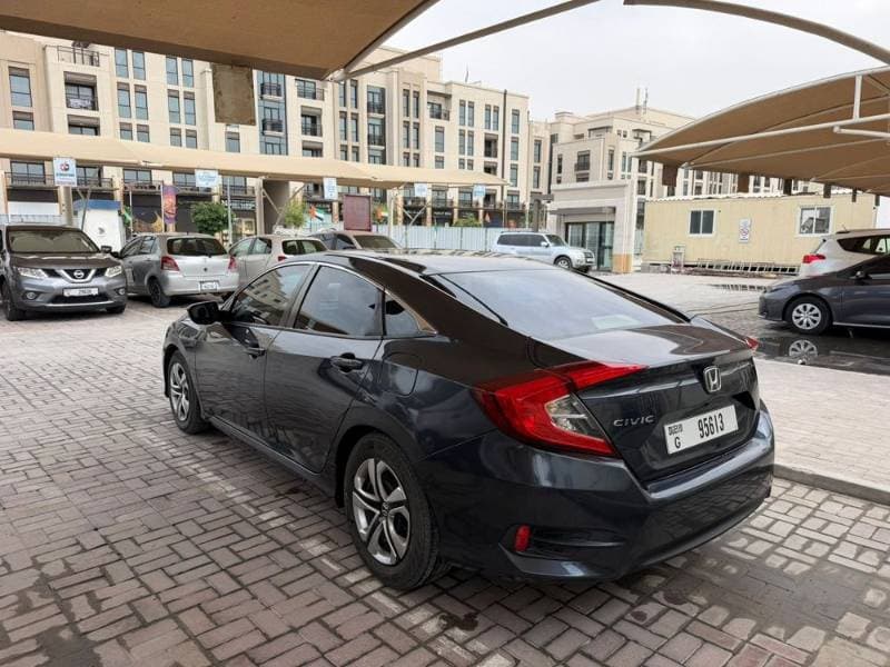 2016 Honda Civic thumbnail 3