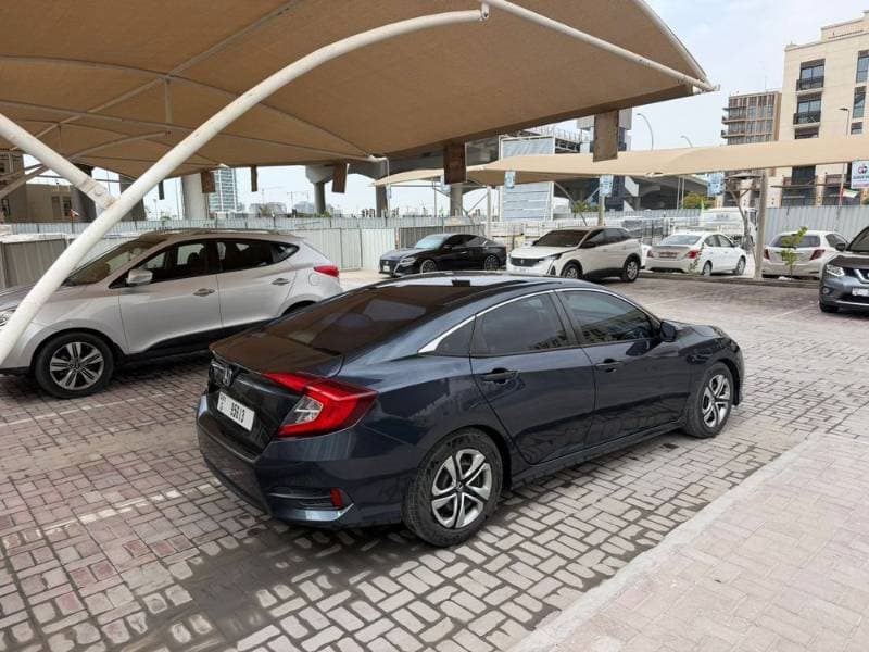2016 Honda Civic thumbnail 2