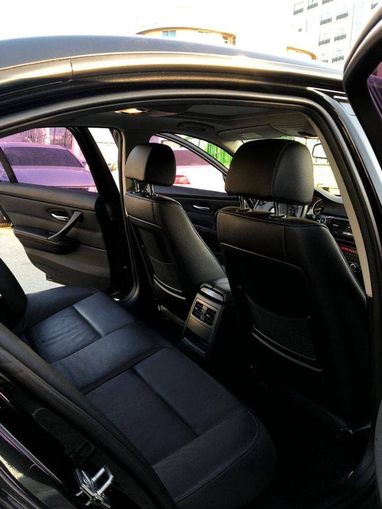 2010 BMW 3 Series Sedan thumbnail 3