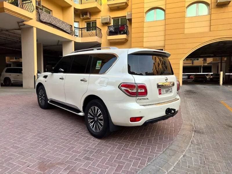 2019 Nissan Patrol thumbnail 3