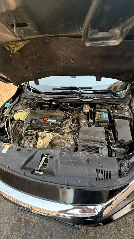 2017 Honda Civic thumbnail 4