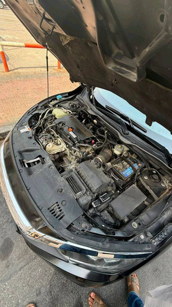 2017 Honda Civic thumbnail 3