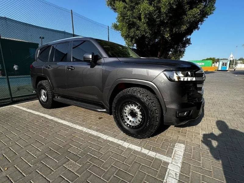 2022 Toyota Land Cruiser thumbnail 2