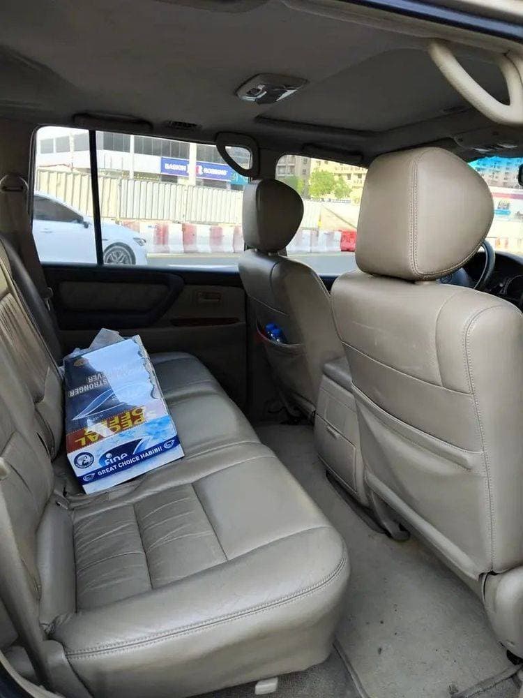 2004 Toyota Land Cruiser thumbnail 5