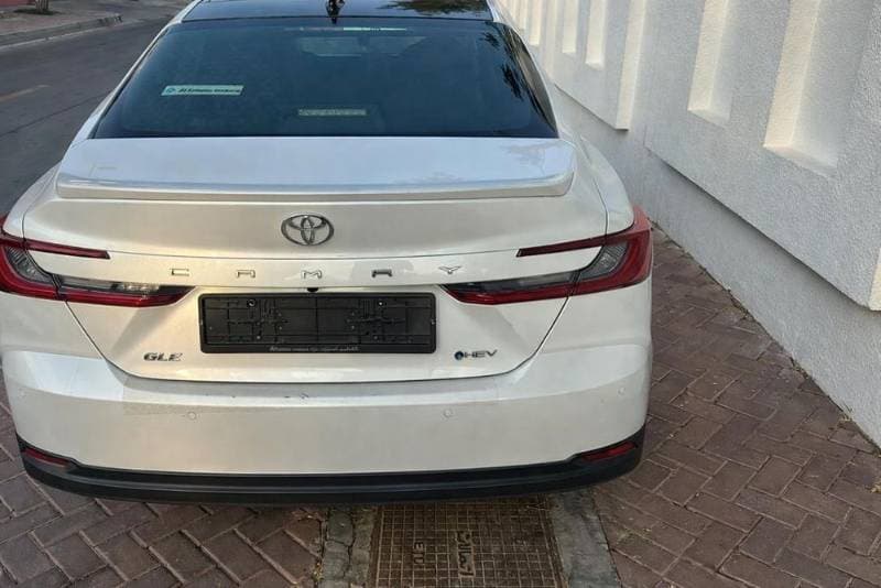 2025 Toyota Camry thumbnail 3