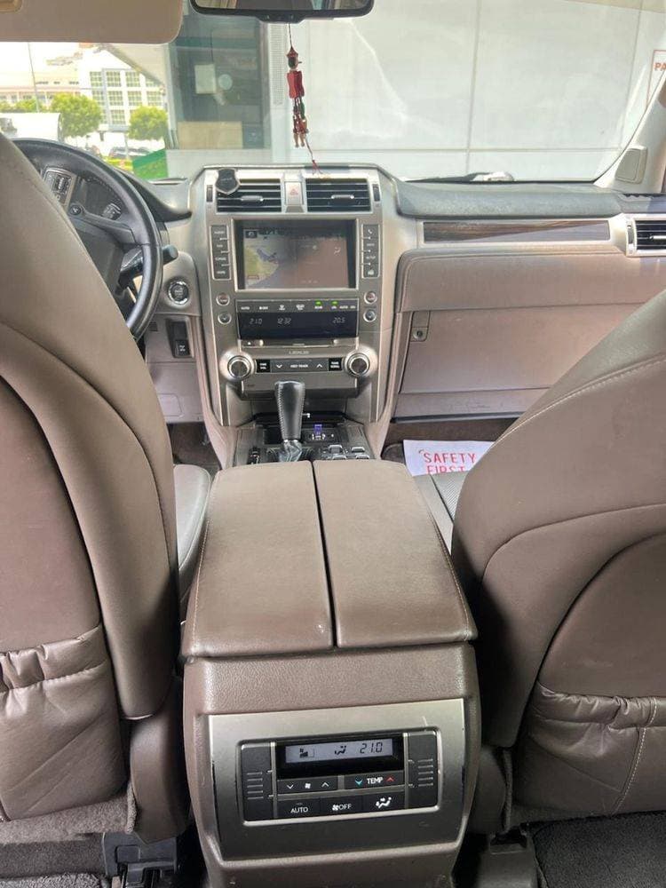 2017 Lexus GX 460 thumbnail 8