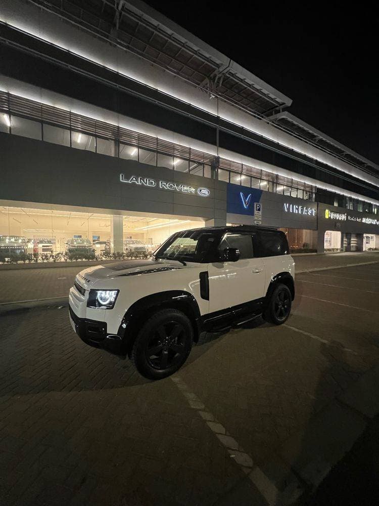 2024 Land Rover Defender thumbnail 7