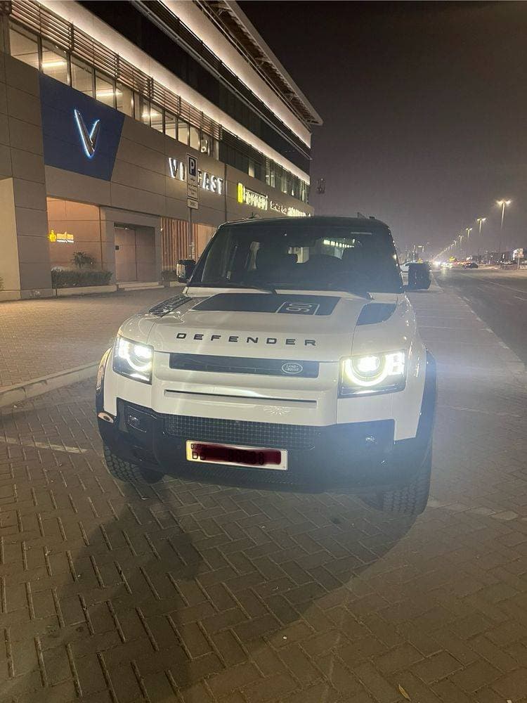 2024 Land Rover Defender thumbnail 6